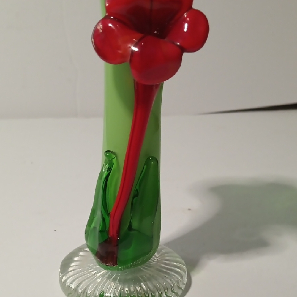 Vintage European Blown Glass Vase Gorgeous Green with Red Flower And Fluted Top - Picture 3 of 9